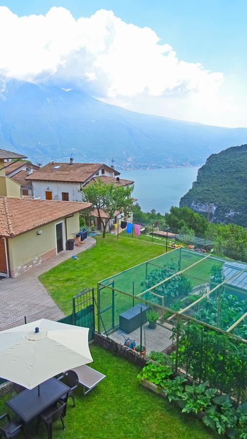 Casa Del Borgo Pregasio Garden And View By Gardadomusmea Villa Tremosine Exterior photo
